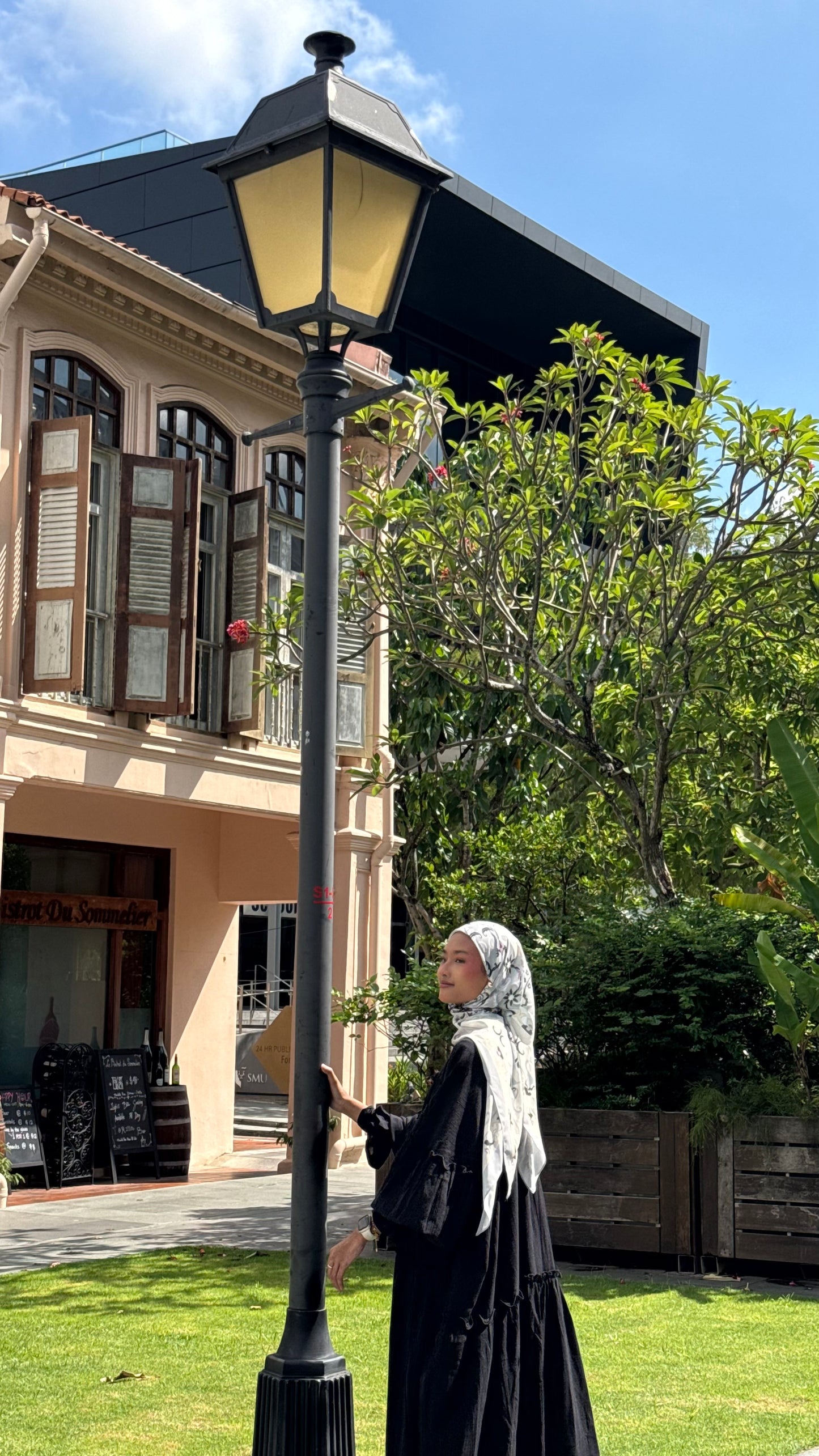 Tri Shawl Qamar
