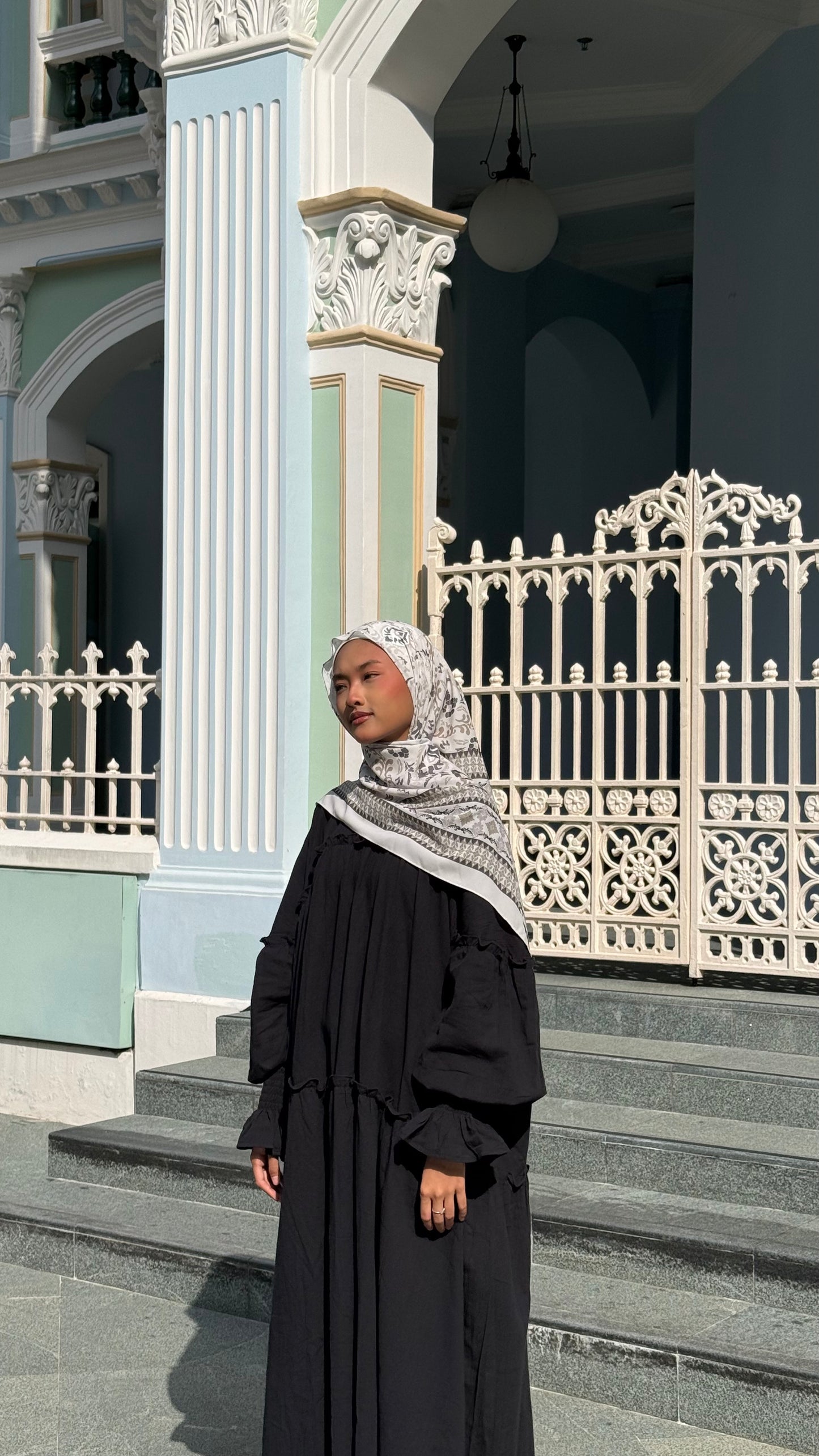 Tri Shawl Nur